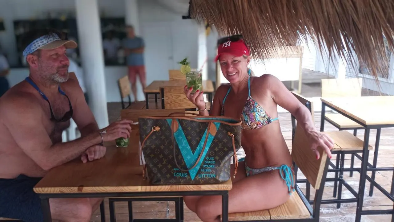 Rolando Share Apart Punta Cana